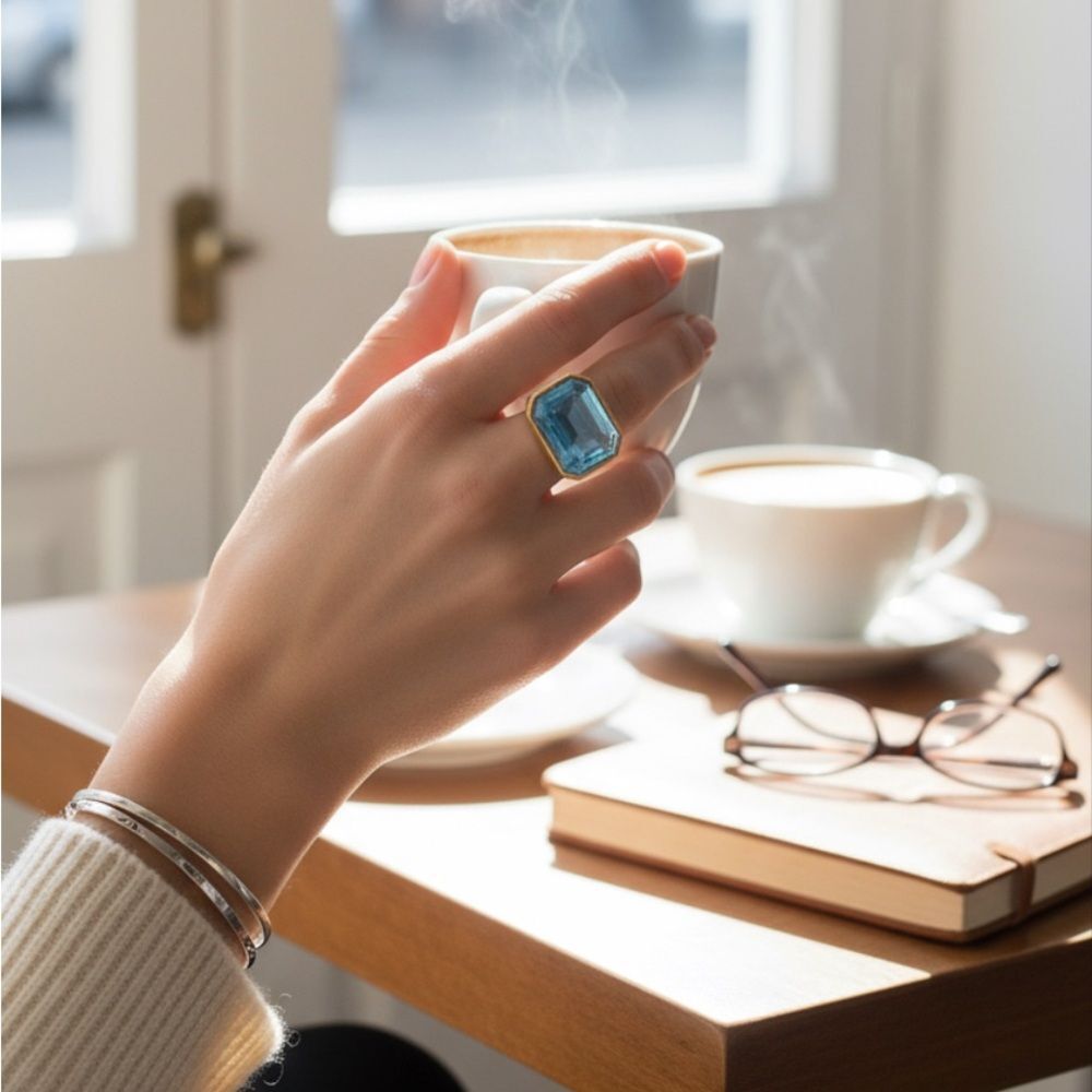 💙 Vintage Sterling Silver Blue Glass Statement Ring – Size 6 💙